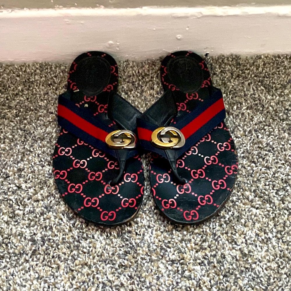 Gucci flip flops